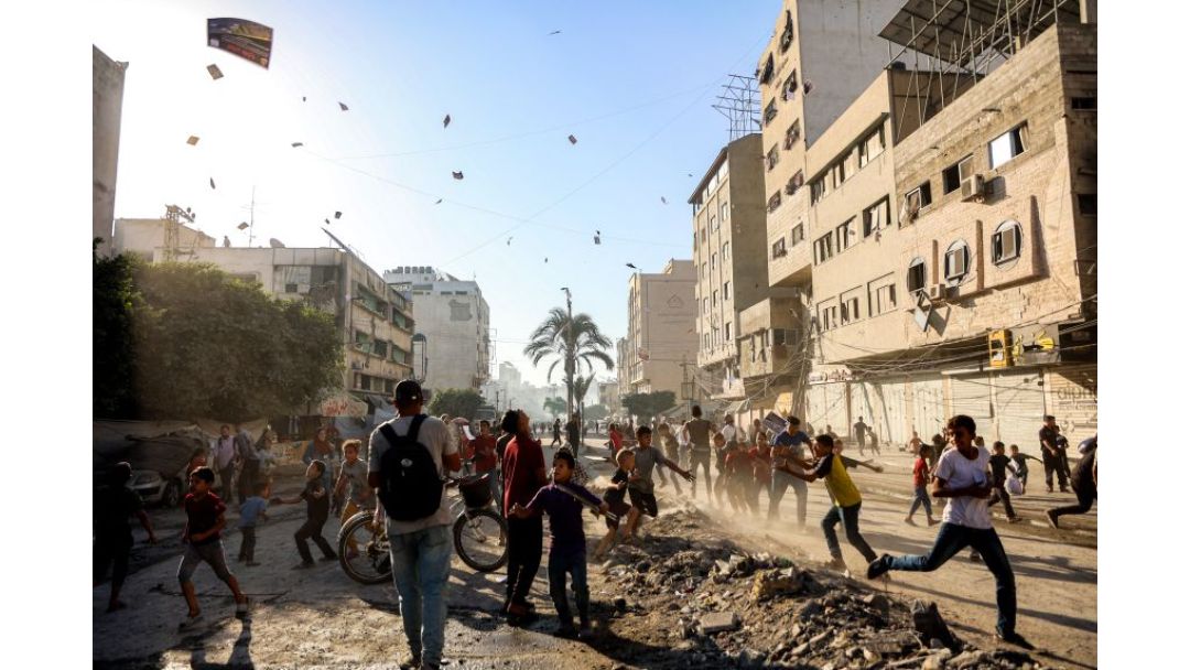 Israeli Strikes Kill 40 in Gaza as Assault on Gaza City Escalates, Residents Defy Evacuation Orders