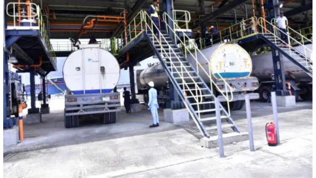 Petiroolu Dangote N65 din owo ni Togo ju Nigeria lọ — Awọn Awon Onimu