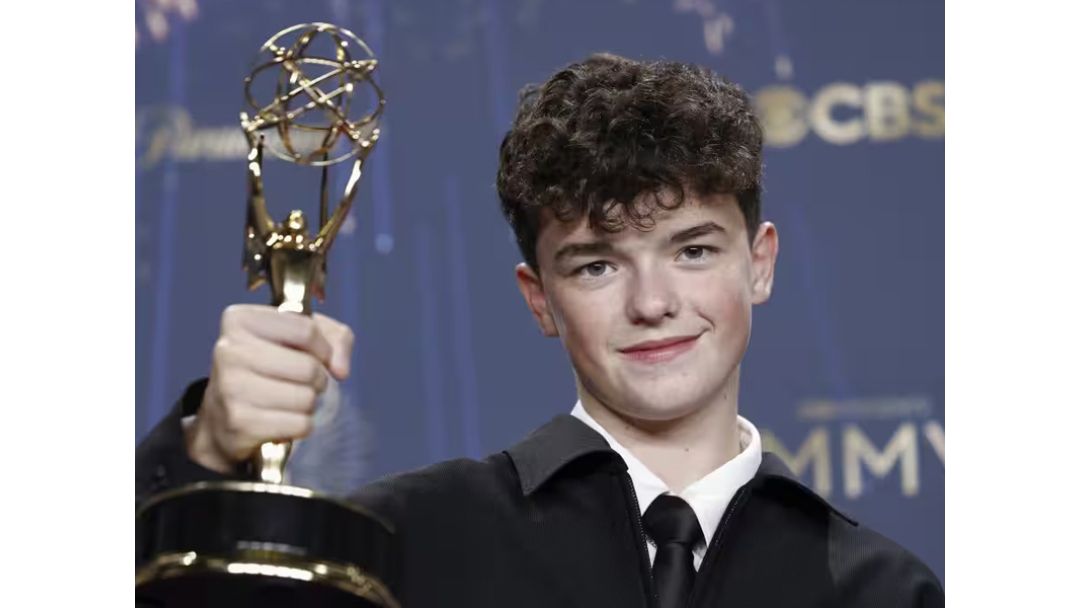 Owen Cooper, nwoke dị afọ 15, ghọrọ nwoke kacha nta mgbe niile iji merie Emmy maka ihe nkiri Netflix ‘Adolescence’.