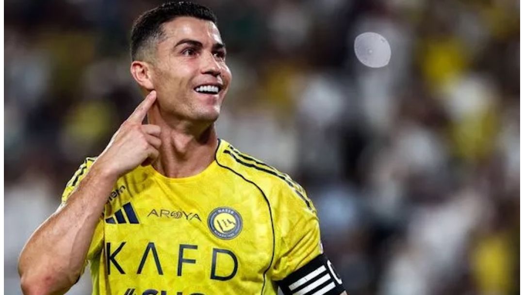 Featured image: Cristiano Ronaldo Becomes Football’s First Billionaire
