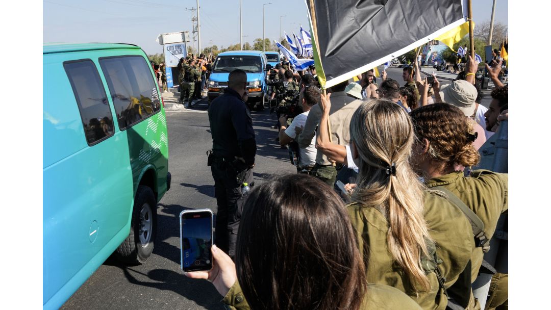 Hamas Agbapụrụ Ndị Nturu Ntachi 13 Ndị Fọdụrụ, Mee Ka Ndị Nturu Ntachi 20 Ndị Izrel Dum Were Nnwughari N'okpuru Nkwekọrịta Udo.