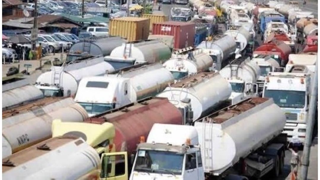 Featured image: Marketers Blame Depots as Petrol Price Nears ₦1,000 per Litre Across Nigeria