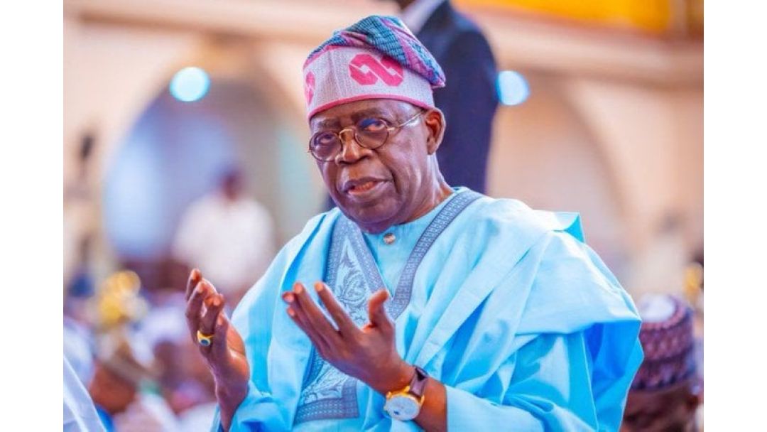 Ìjọba Àpapọ̀ dáàbò bo Olùṣàkóso Ológun nígbà tí àròsọ ìgbìmọ̀ ogun mú ìjàmbá òṣèlú kalẹ̀