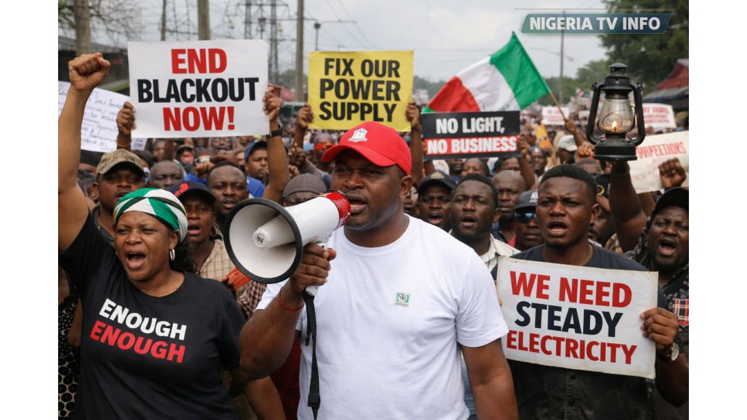 Okpebholo Ya Hada Kai da Mazauna Edo Wajen Zanga-Zangar Rashin Wutar Lantarki